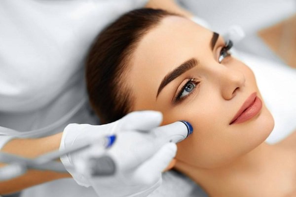 أنواع تنظيف البشرة في العيادات
أفضل علاج للبشره في العيادات